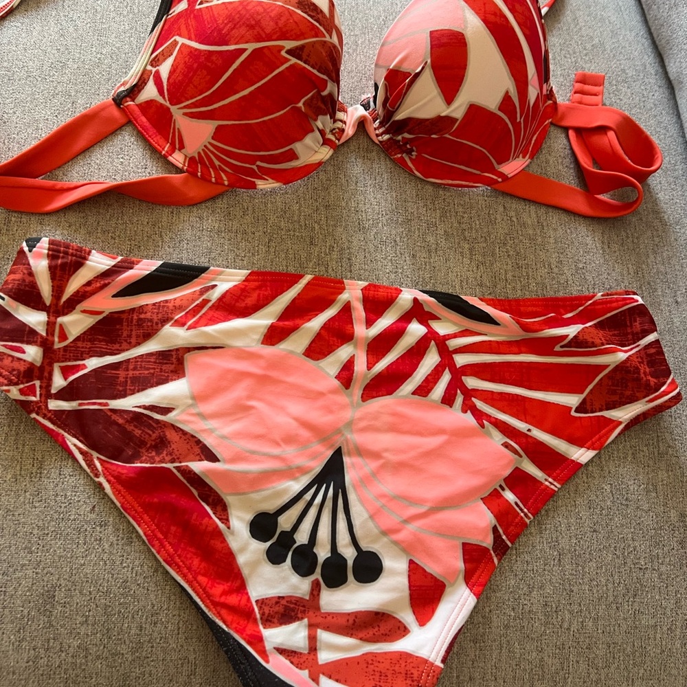 Aerie Red and Orange Floral Swimsuit - Picture 4 of 5